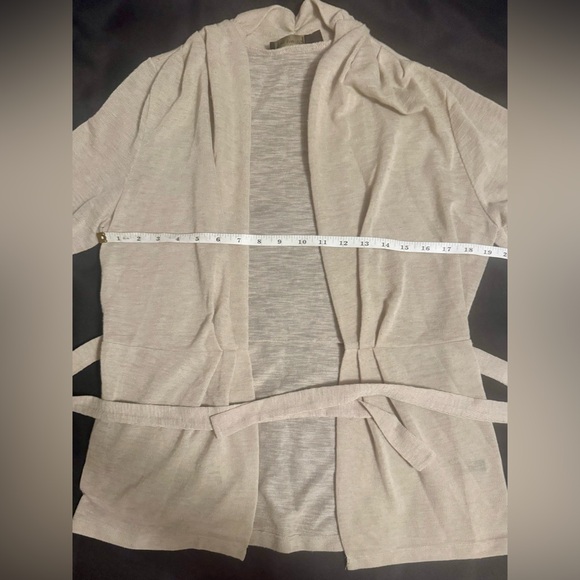 The Limited Tan Linen Blend Tie Waist 3/4 Ruched Sleeve Cardigan/Jacket. Large - Picture 2 of 14